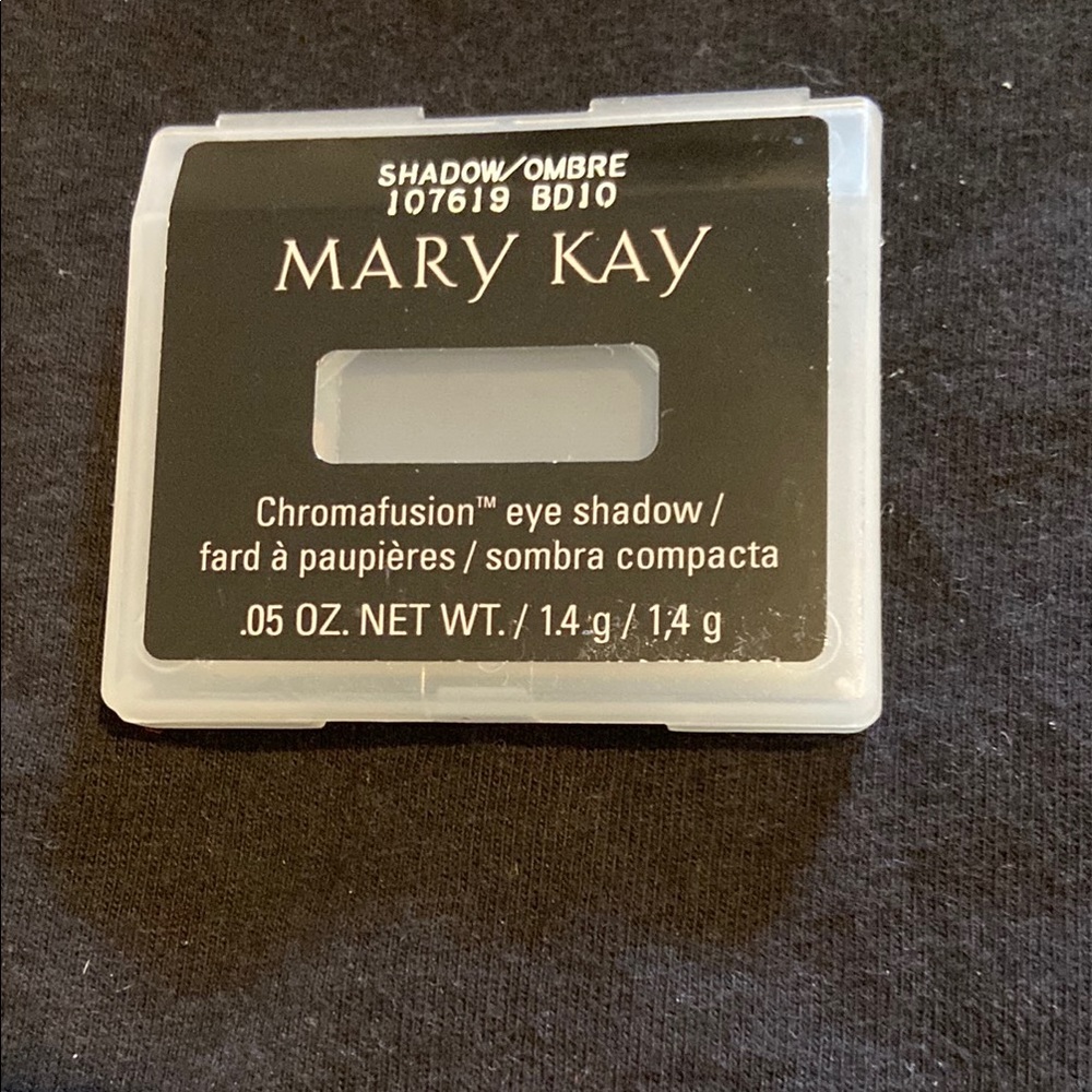 Mary Kay Chromafusion Eye Shadow in Black Compact